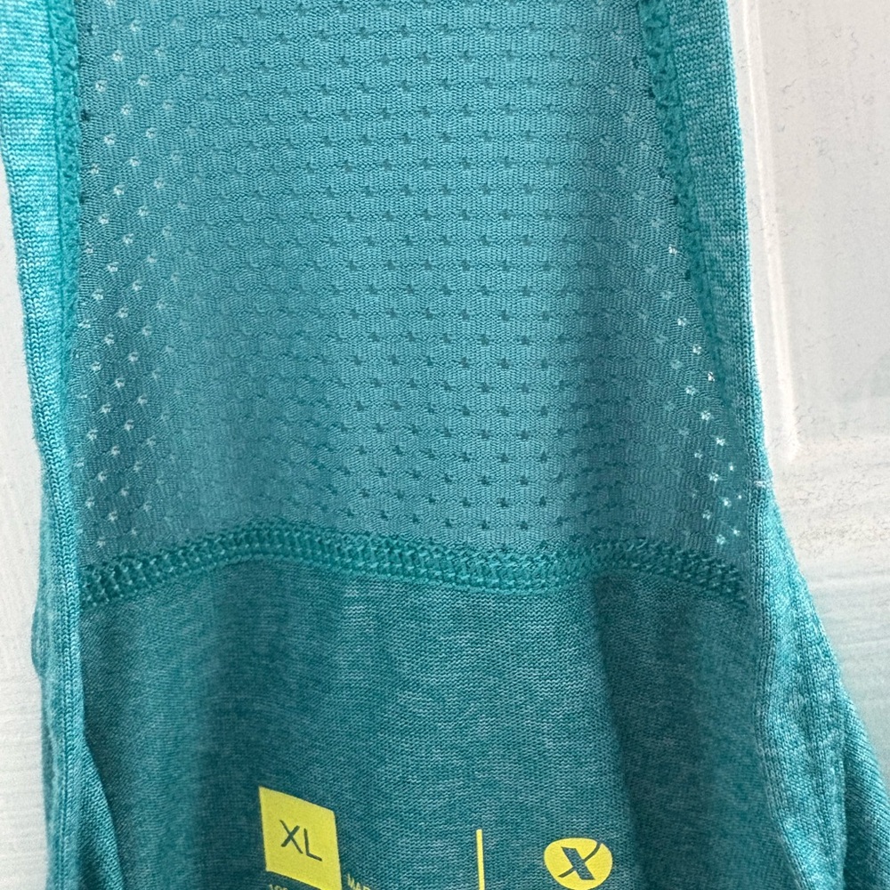 Tank top - Picture 2 of 3